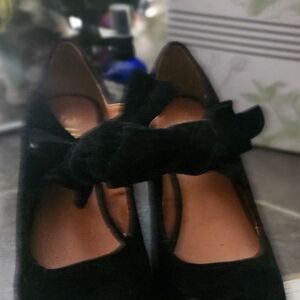 Black Low,heels with Timeless Elegance